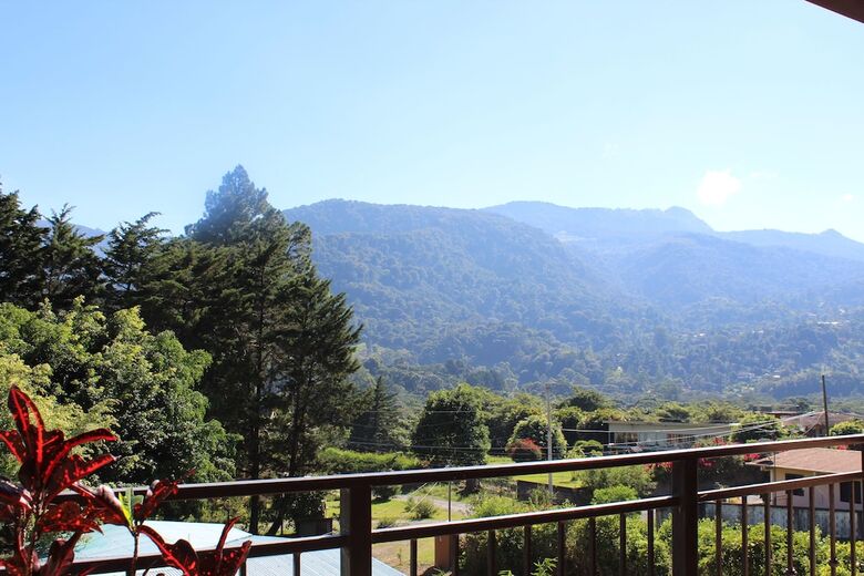 Casa De Monta�a Bed & Breakfast