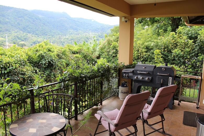 Casa De Monta�a Bed & Breakfast
