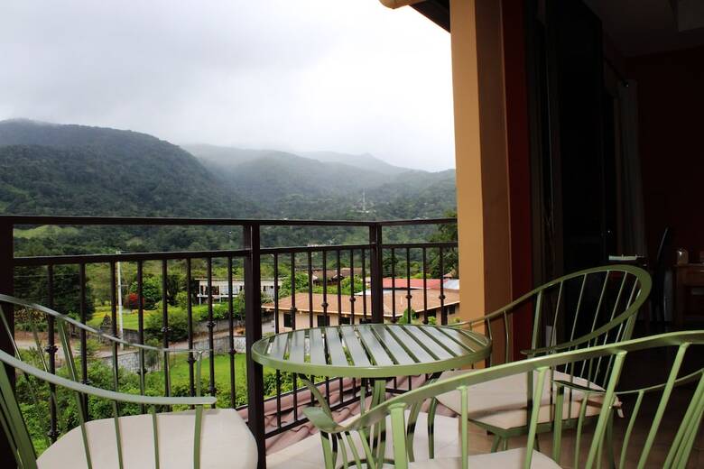 Casa De Monta�a Bed & Breakfast