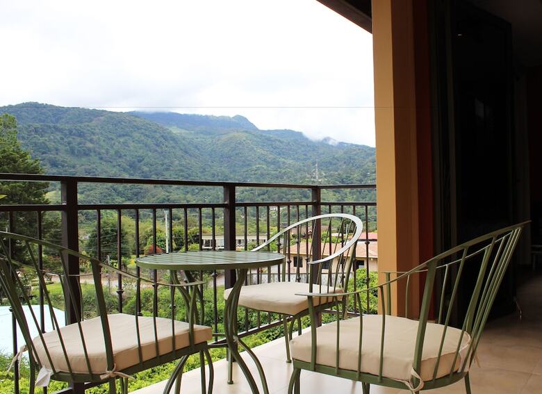 Casa De Monta�a Bed & Breakfast