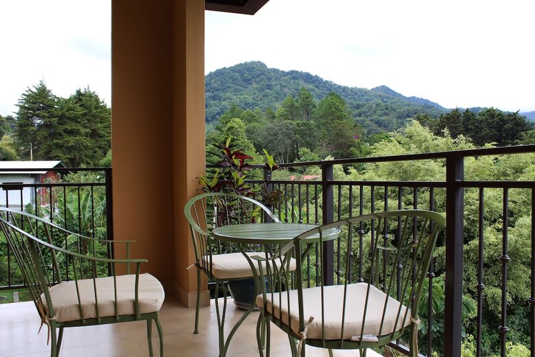 Casa De Monta�a Bed & Breakfast