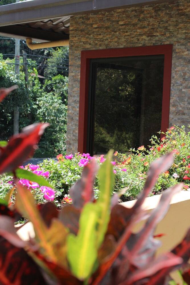 Casa De Monta�a Bed & Breakfast