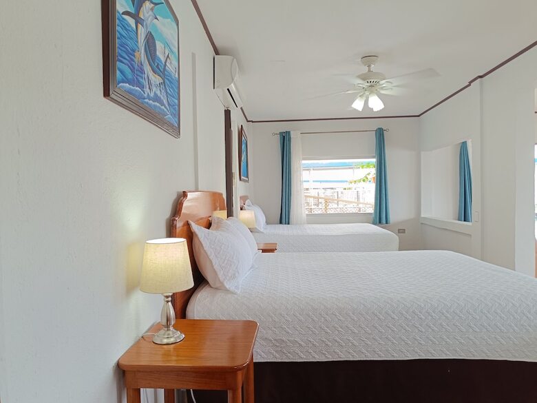 Hotel Banana Bay Marina