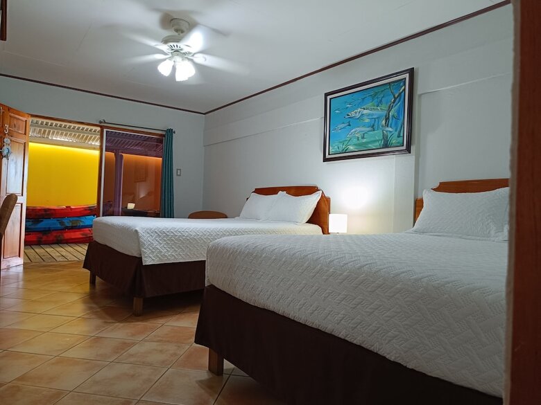 Hotel Banana Bay Marina