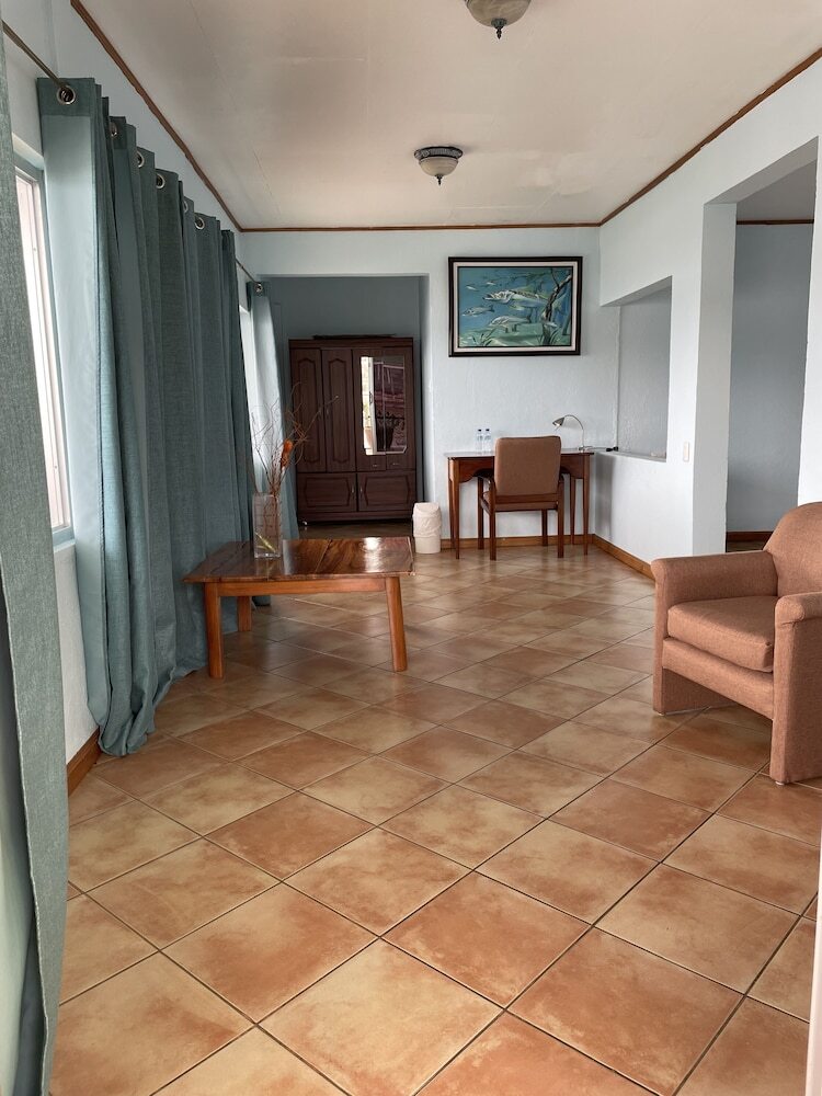 Hotel Banana Bay Marina