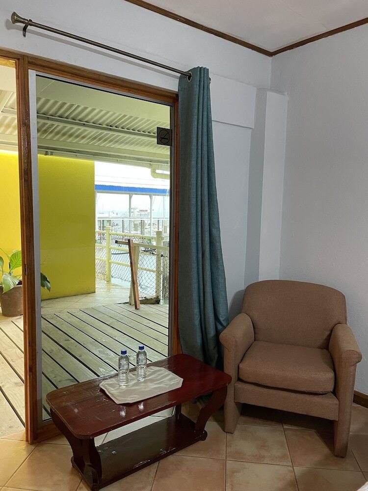 Hotel Banana Bay Marina