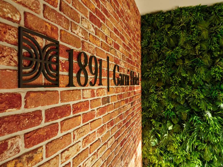 1891 Garni Hotel