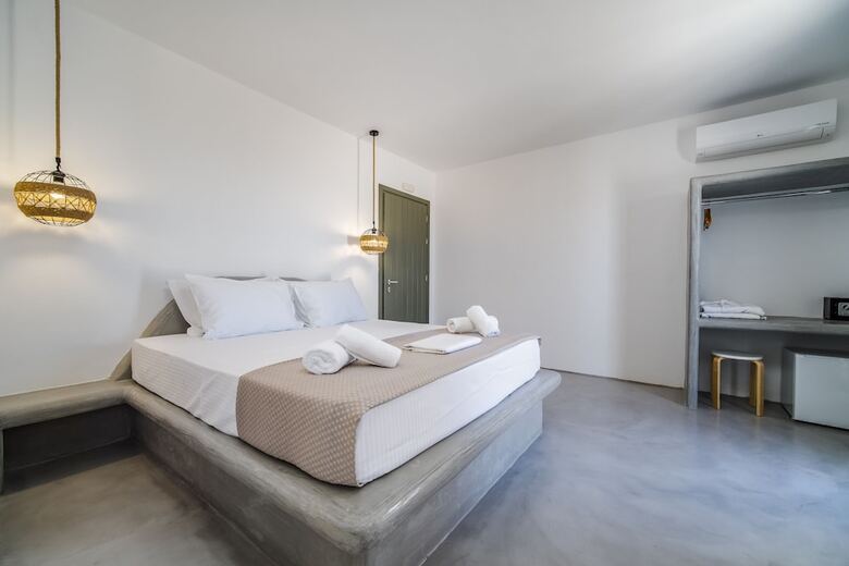 The Amethyst Exclusive Suites Oia