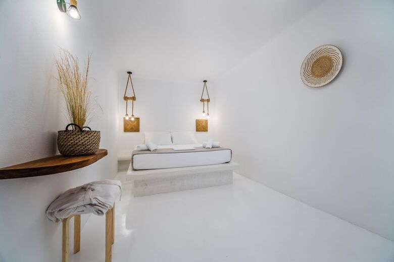 The Amethyst Exclusive Suites Oia