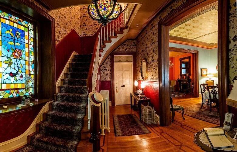 Cornerstone Bed And Breakfast