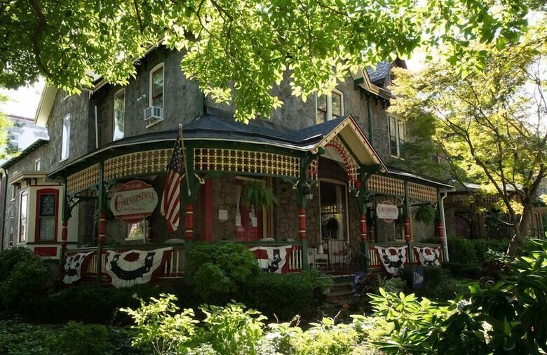Cornerstone Bed And Breakfast