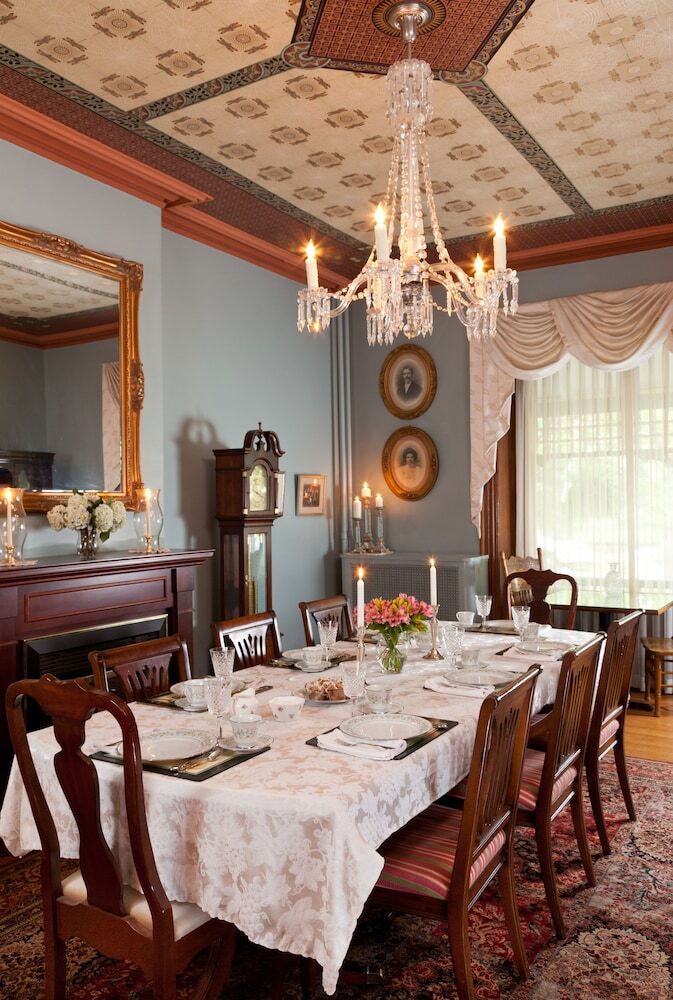 Cornerstone Bed And Breakfast
