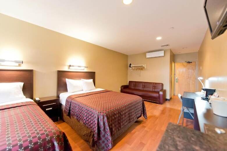 Super Lake Hotel