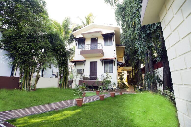 Hotel Acorn Beach Resort & Spa Goa