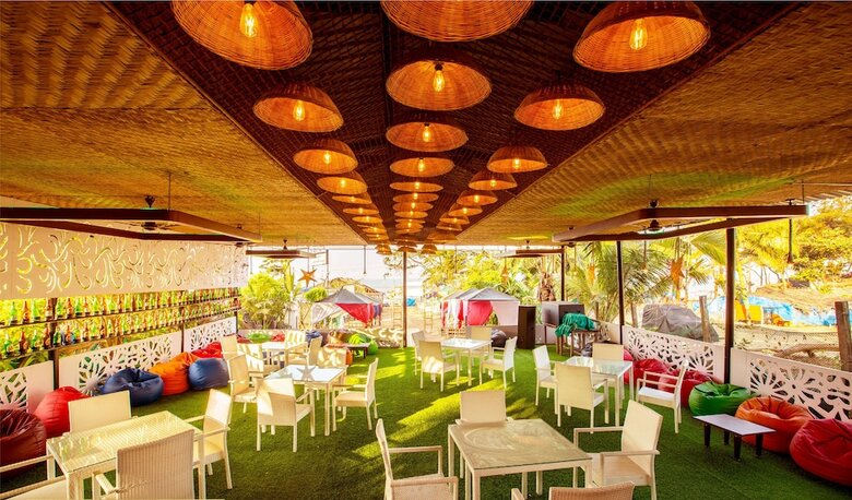 Hotel Acorn Beach Resort & Spa Goa