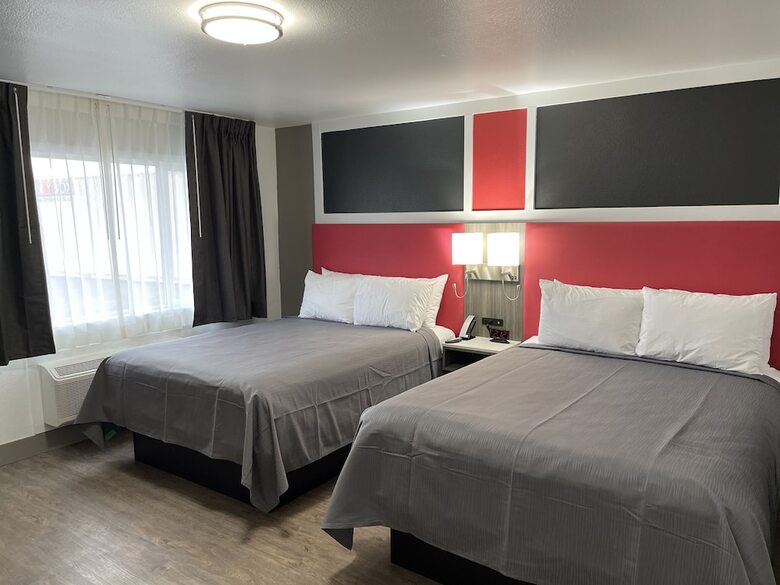 Motel Seven Seas Inn & Suites