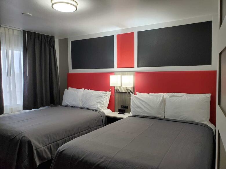 Motel Seven Seas Inn & Suites