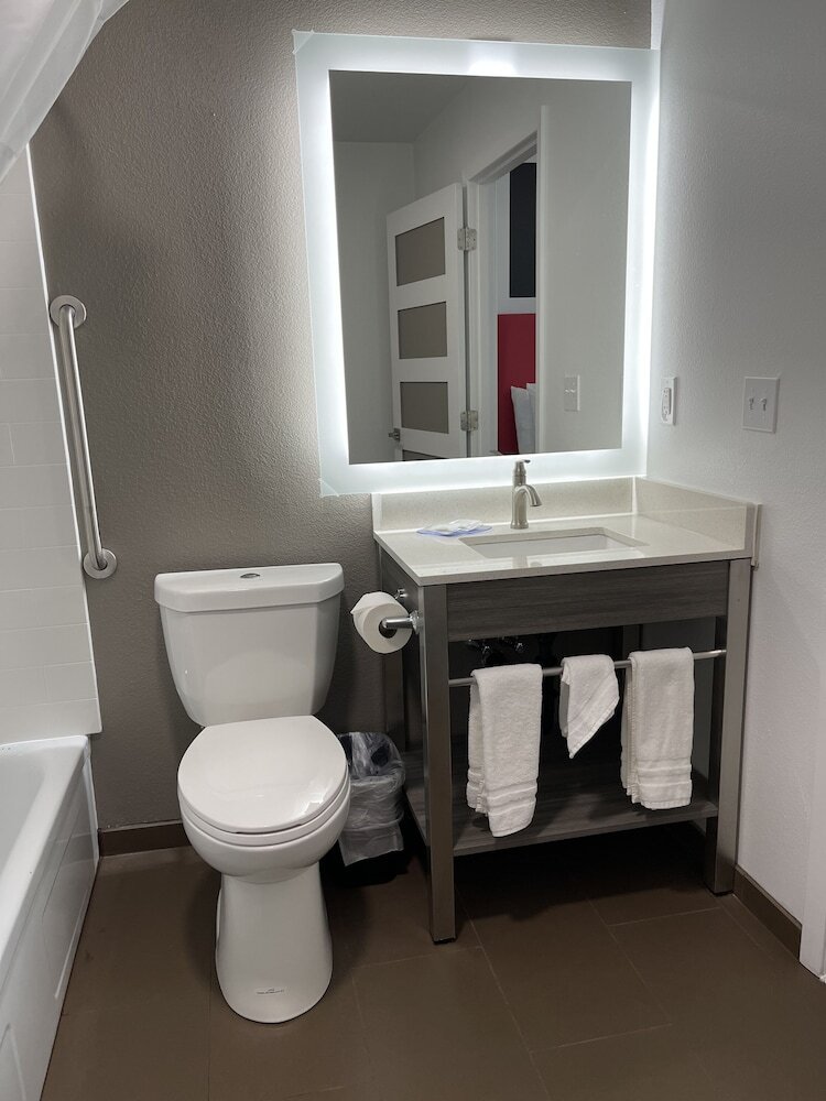 Motel Seven Seas Inn & Suites