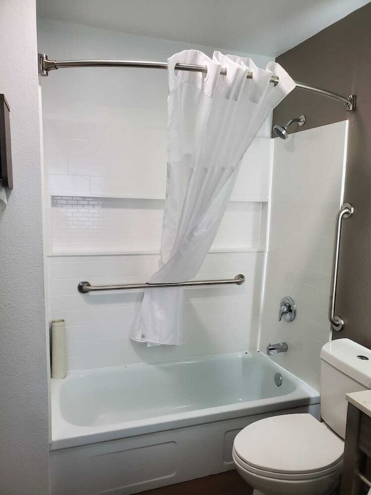 Motel Seven Seas Inn & Suites