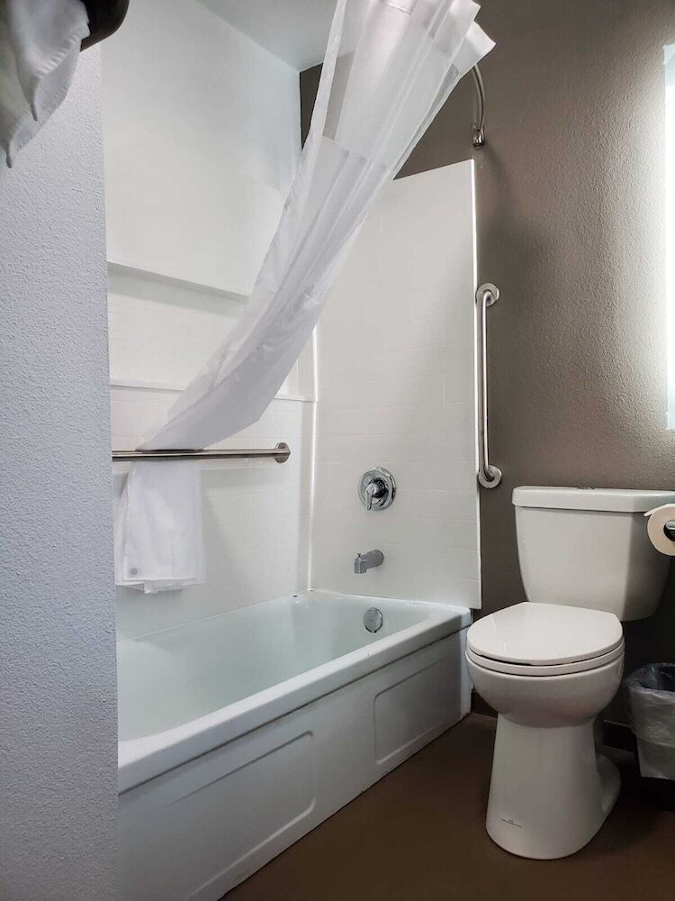 Motel Seven Seas Inn & Suites