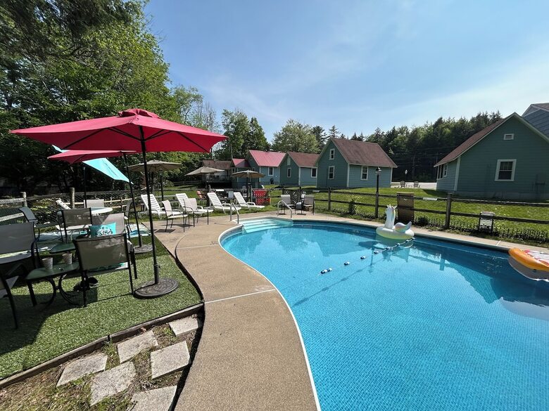 White Mountain Motel And Cottages