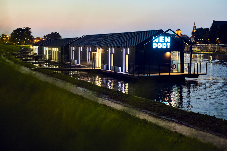 New Port Hotel