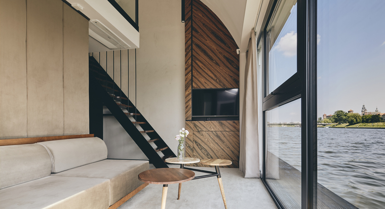 New Port Hotel