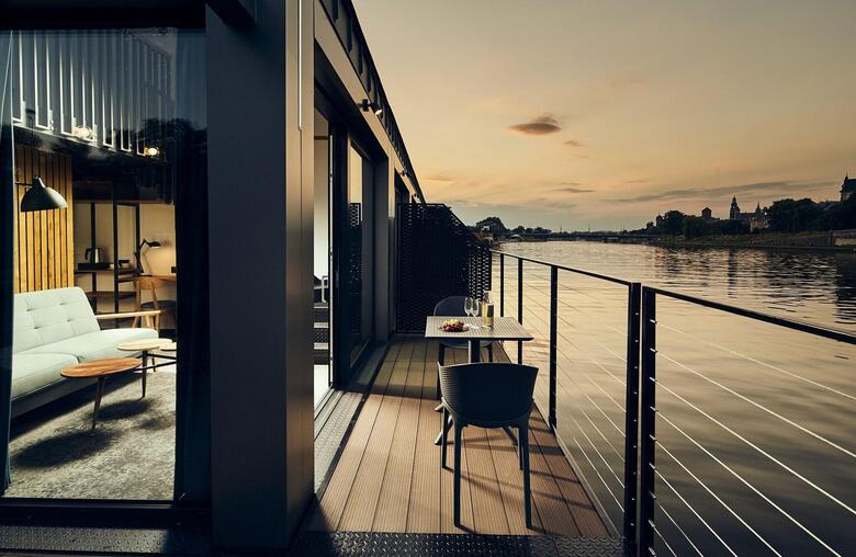 New Port Hotel