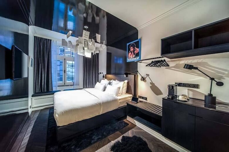 Hotel The Highlander