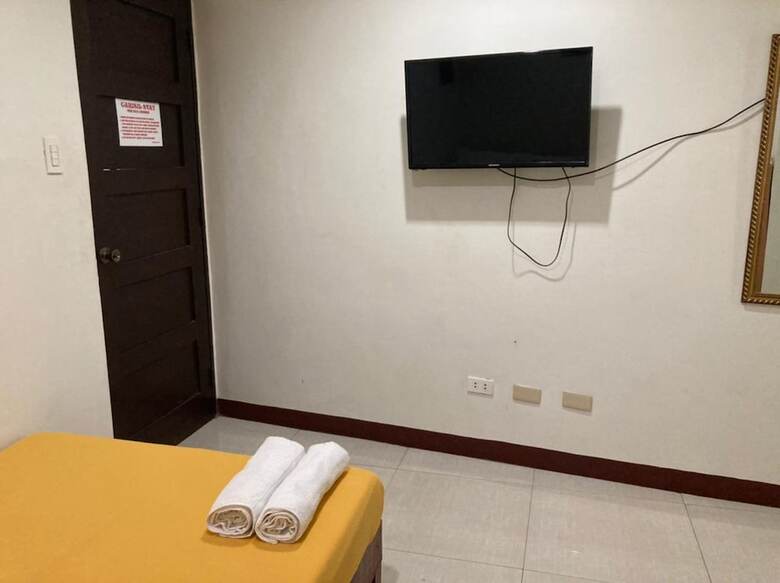 Hotel Oyo 815 Carisil Bldg