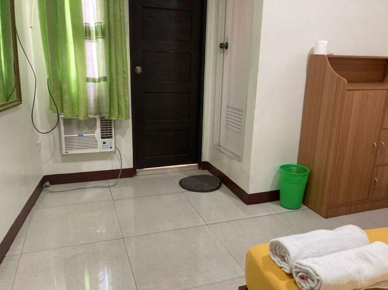 Hotel Oyo 815 Carisil Bldg
