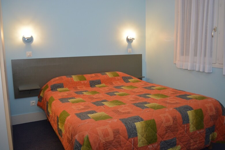 Hotel H�tel Le Lyon Bron