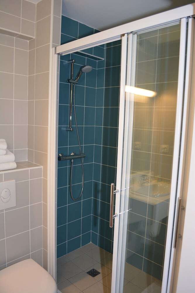 Hotel H�tel Le Lyon Bron