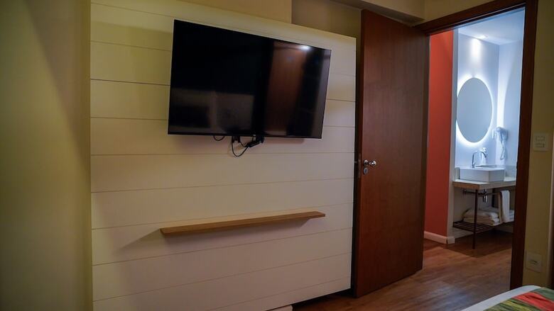 Hot Beach Suites