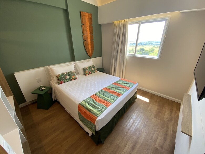 Hot Beach Suites
