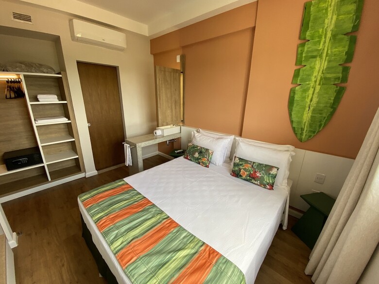 Hot Beach Suites