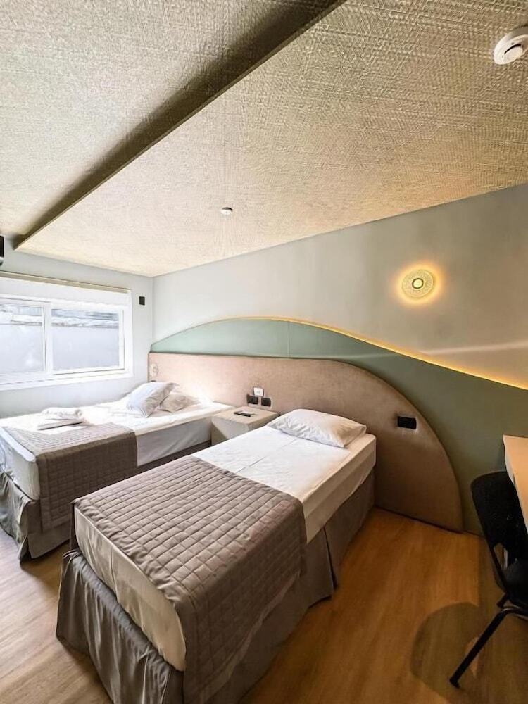 Hotel Zata Econ�mico