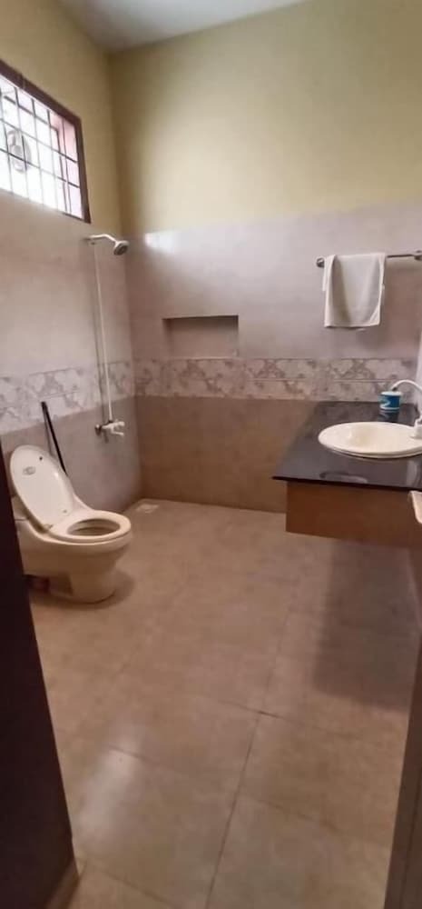 Serena Guest House