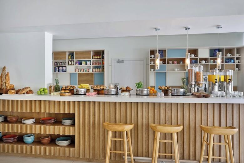 Hotel Element Dubai Airport