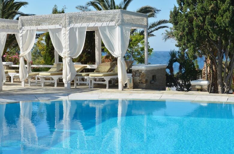 Zephyros Hotel