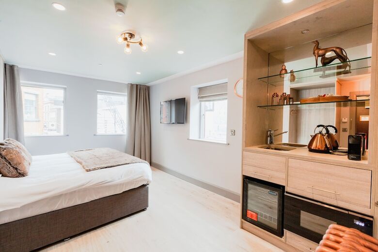 Hotel Clarendon Suites