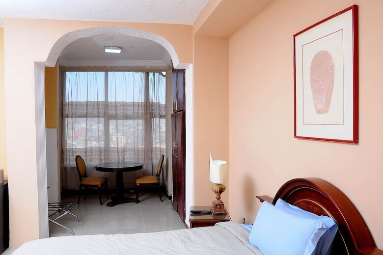 Holly Wood Hotel