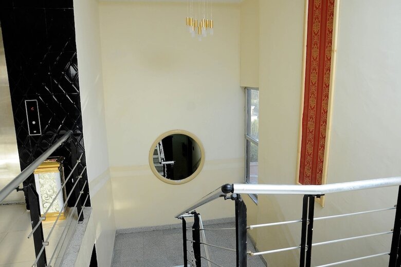 Holly Wood Hotel