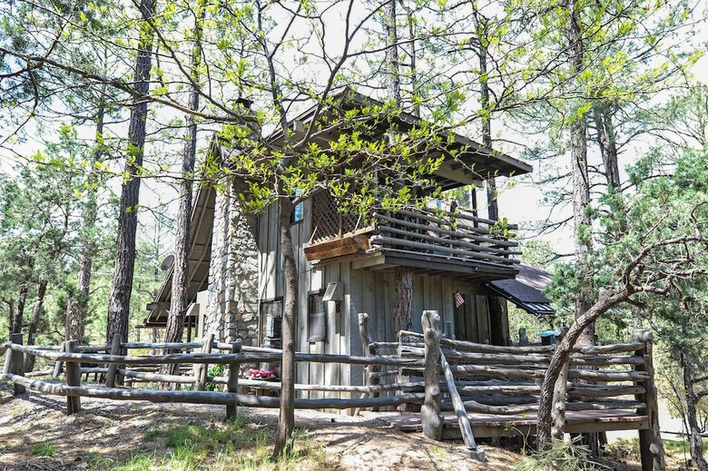 Bear Creek Motel And Cabins