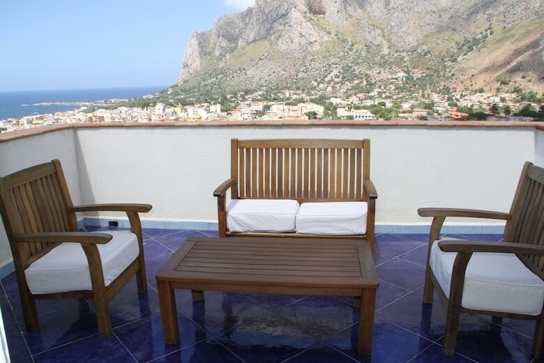 Bed & Breakfast M'ama Holiday Rooms