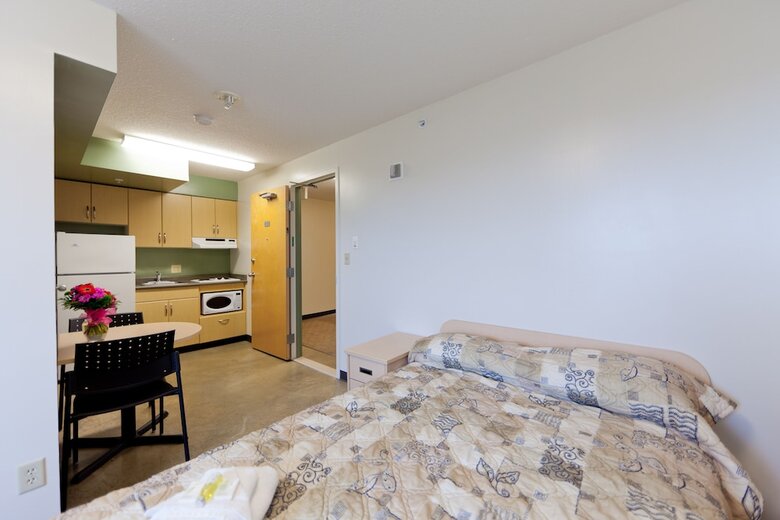Hotel Macewan University Residence