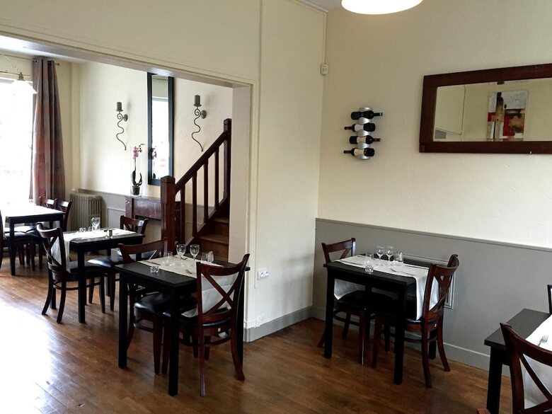 Hotel H�tel Les Boucles De Meuse