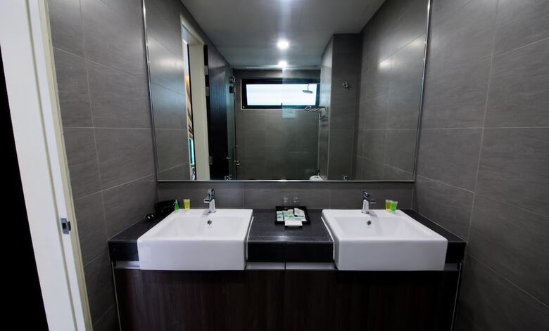Hotel Tropical Villa Service Suite