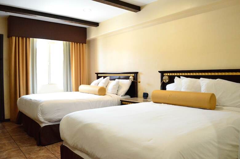 Hotel Tuscan Garden Inn