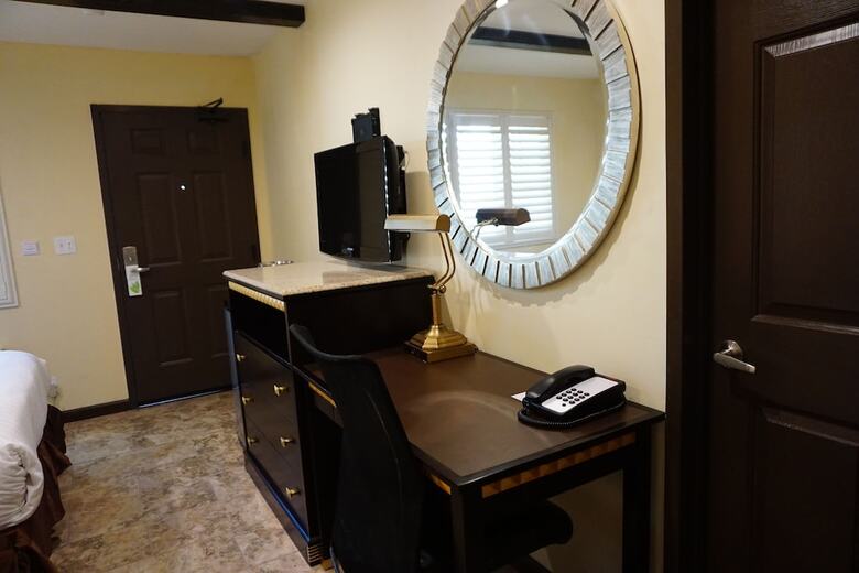 Hotel Tuscan Garden Inn